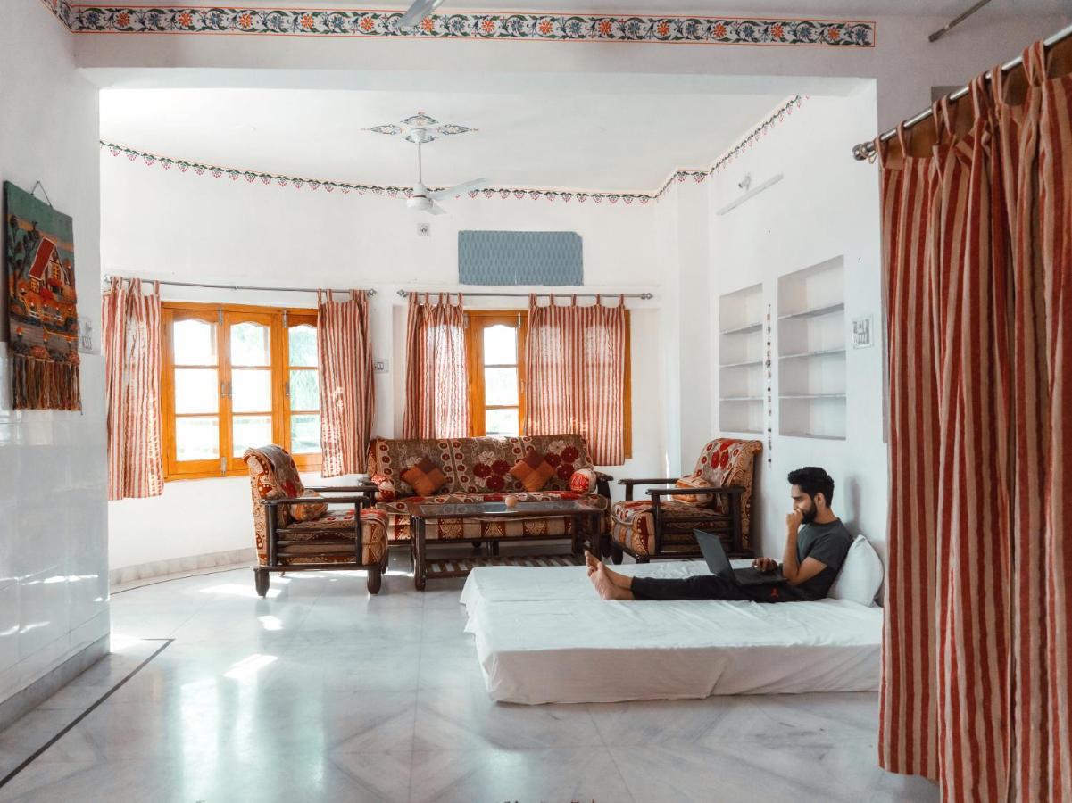 Musafir Hostel Удайпур Экстерьер фото