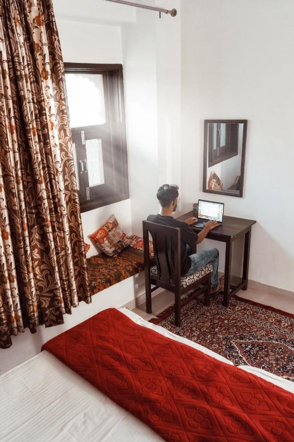Musafir Hostel Удайпур Экстерьер фото