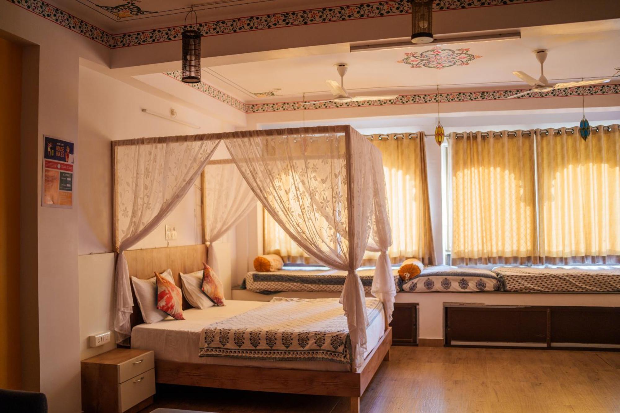 Musafir Hostel Удайпур Экстерьер фото