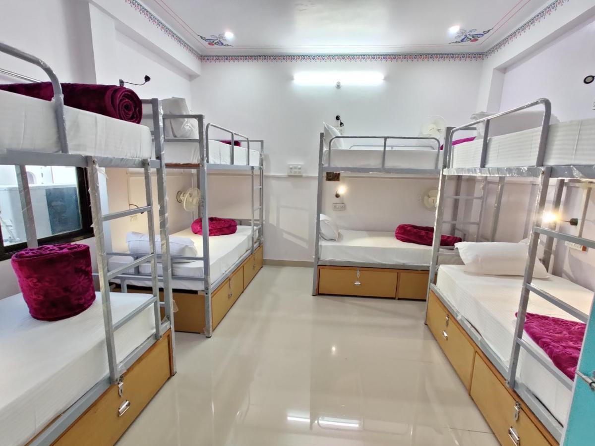 Musafir Hostel Удайпур Экстерьер фото