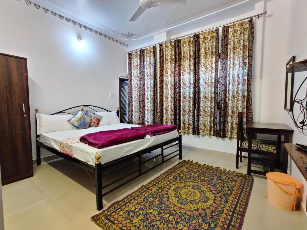 Musafir Hostel Удайпур Экстерьер фото